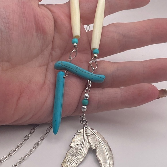 The Flow NWOT Handmade necklace beaded bone beads turquoise howlite pendant - Picture 8 of 8